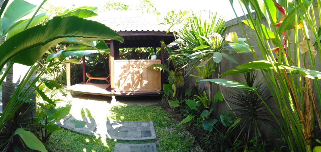 Villa Reisya Nusa Dua  Buitenkant foto